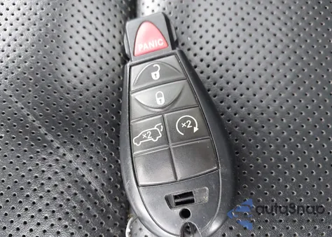 2012 Jeep Grand Cherokee Overland из США, поврежденный, VIN 1C4RJFCT1CC114783